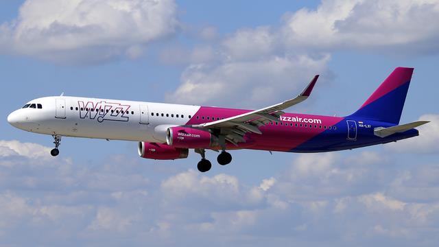 HA-LXI:Airbus A321:Wizz Air